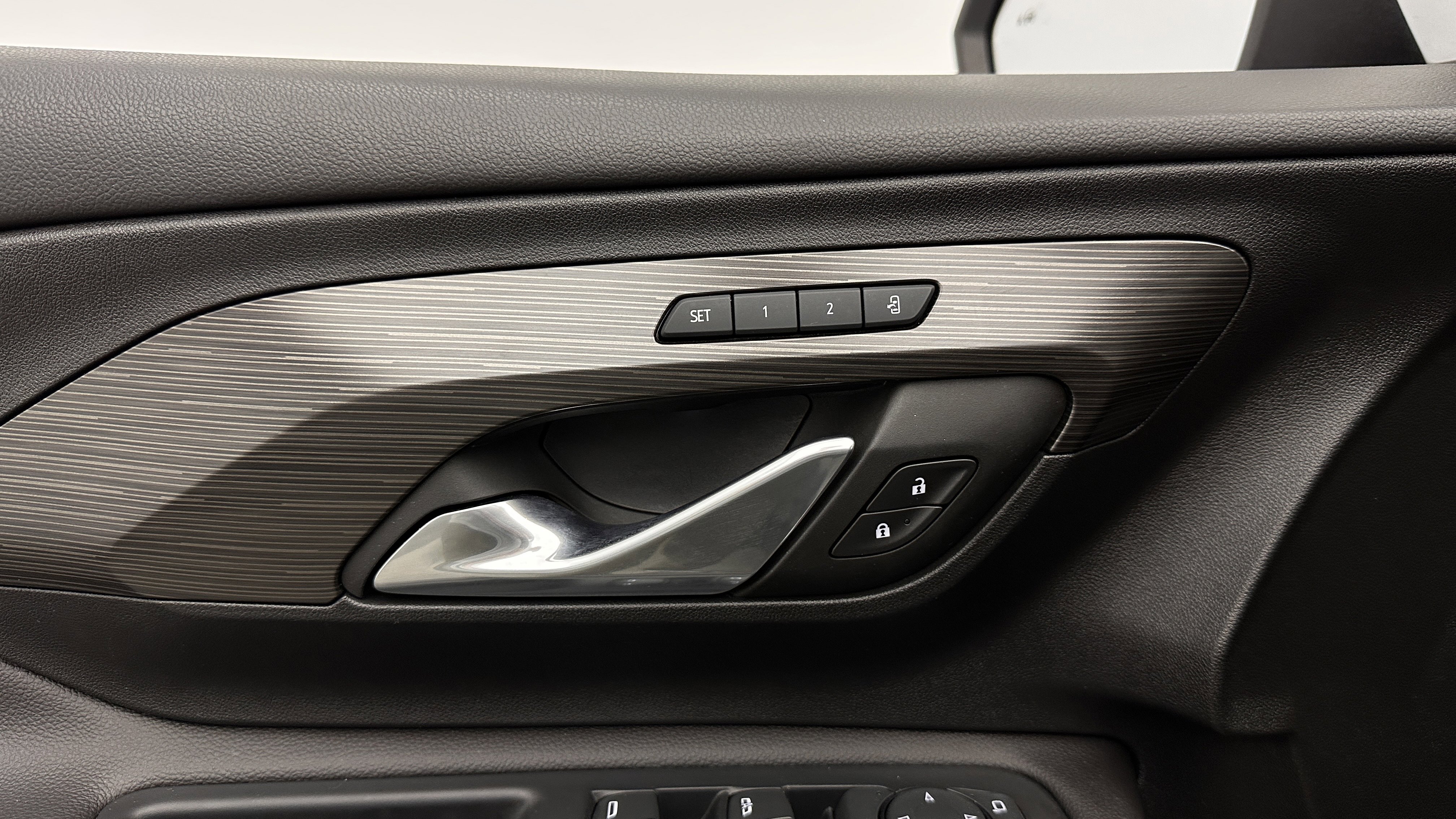 Used 2022 GMC Terrain SLT image 12