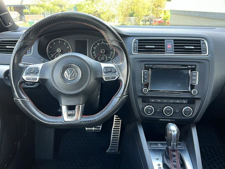Used 2013 Volkswagen Jetta GLI Autobahn image 10