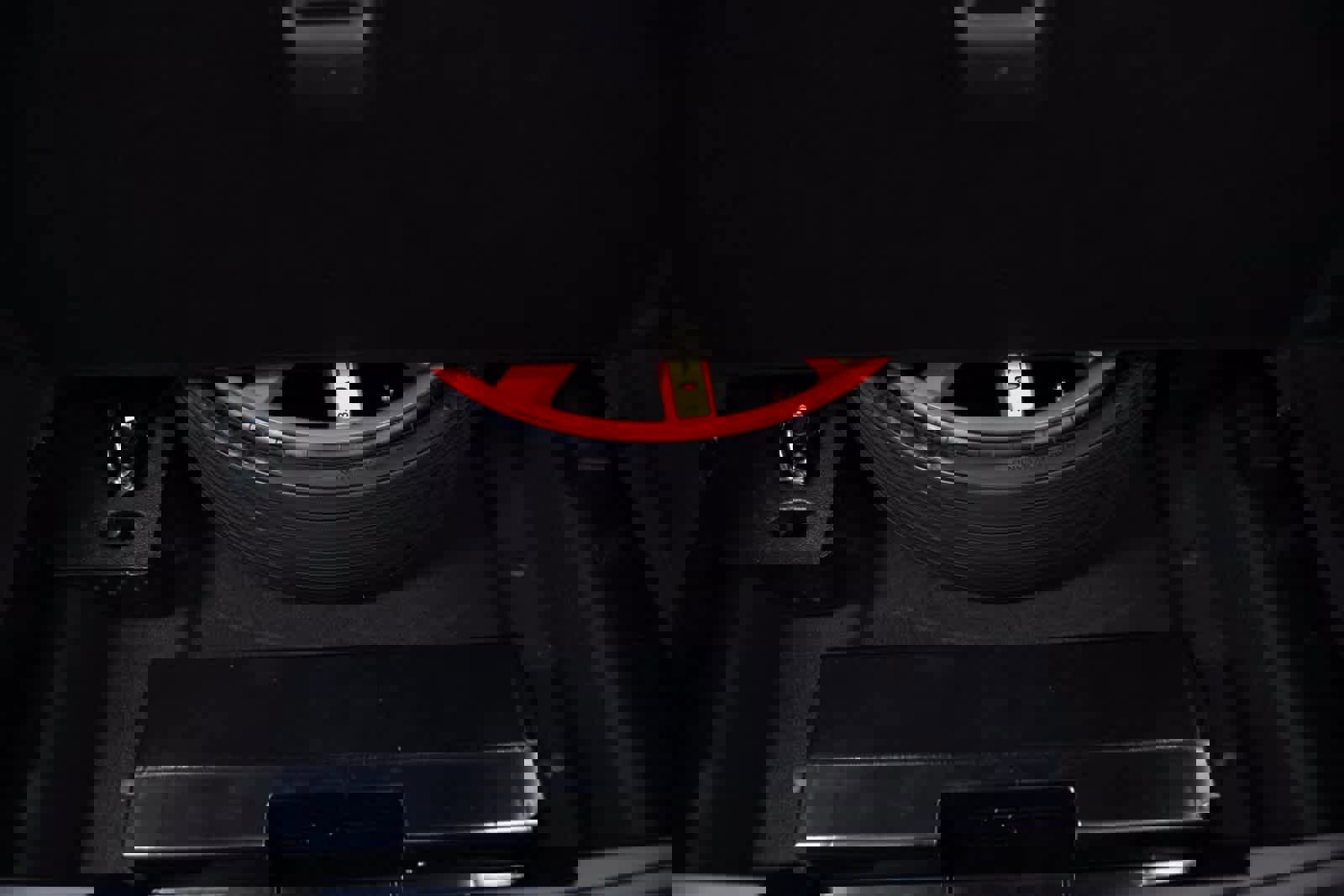 Certified 2025 Porsche Macan image 32