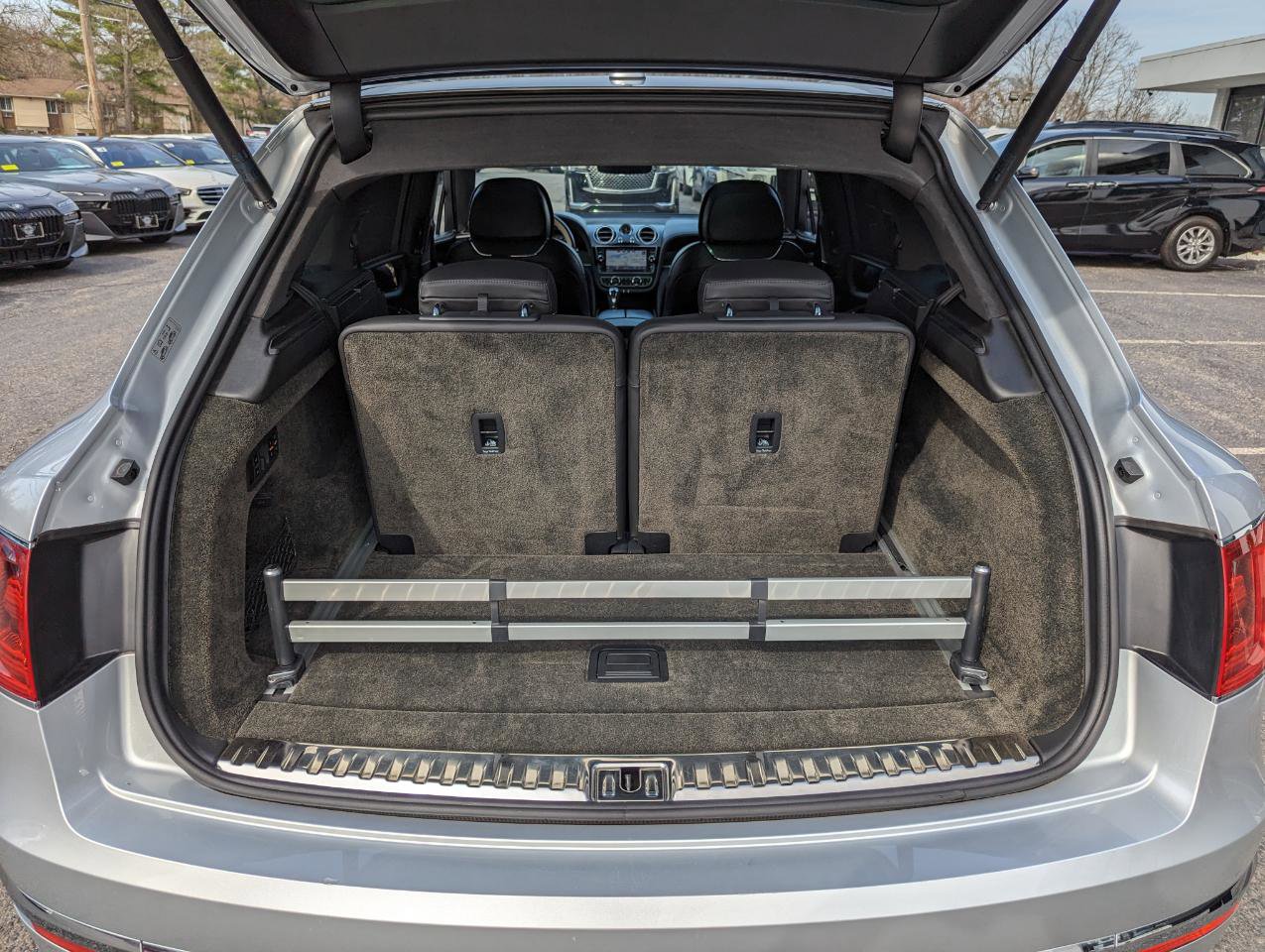 Used 2018 Bentley Bentayga Onyx Edition AWD/4WD image 45