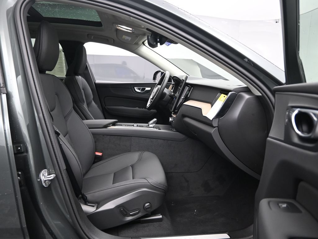 New 2026 Volvo XC60 B5 Core w/ Protection Package Premier AWD/4WD image 22
