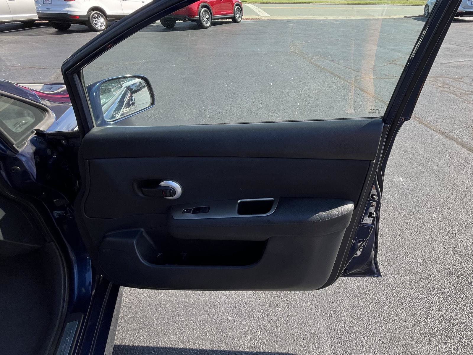 Used 2012 Nissan Versa Hatchback w/ SL Navigation Pkg FWD image 22
