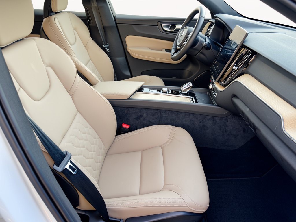 Certified 2026 Volvo XC60 B5 Plus AWD/4WD image 30