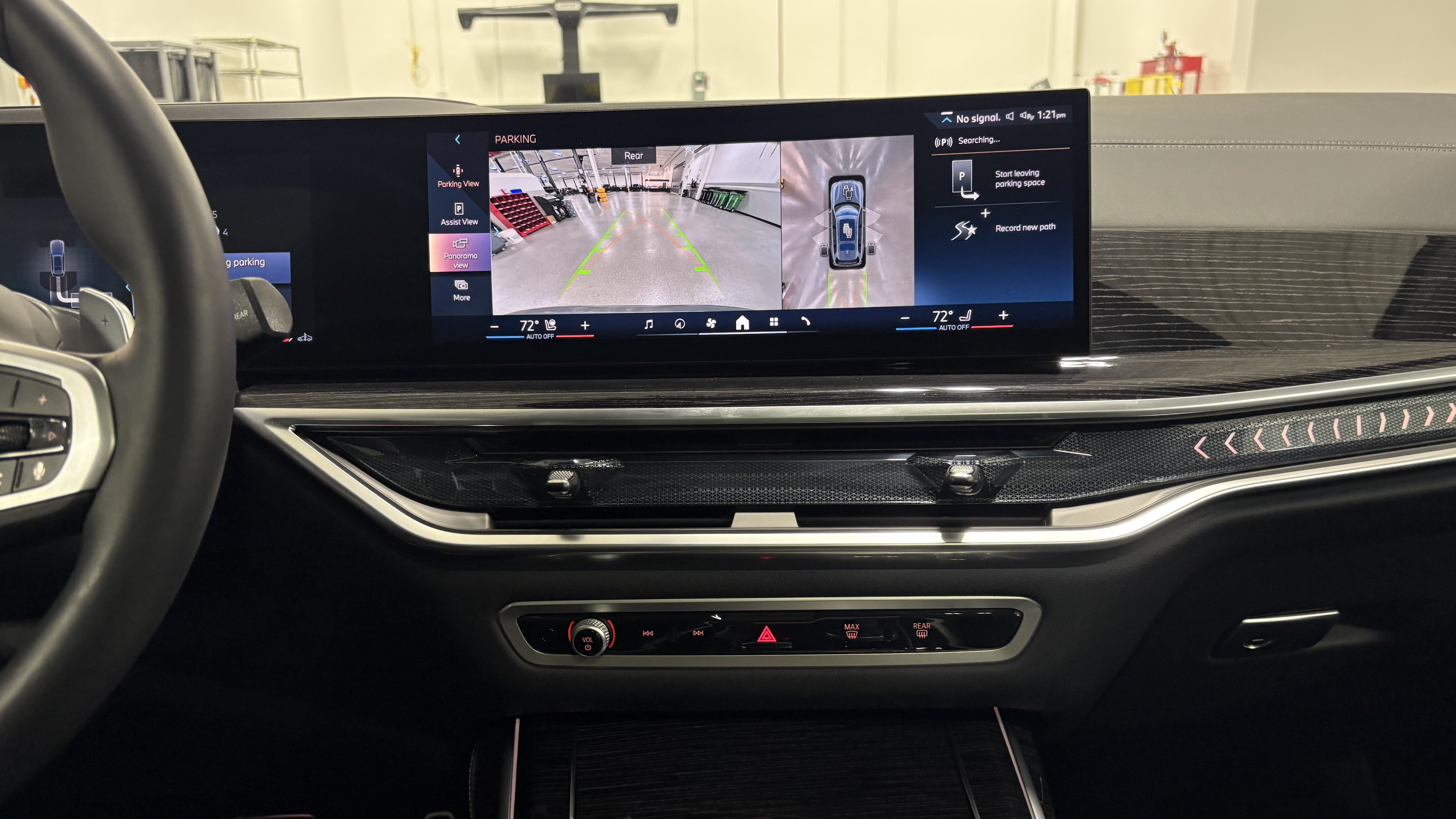 Used 2026 BMW X7 xDrive40i w/ M Sport Package AWD/4WD image 31