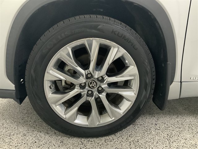 Used 2020 Toyota Highlander Limited AWD/4WD image 11