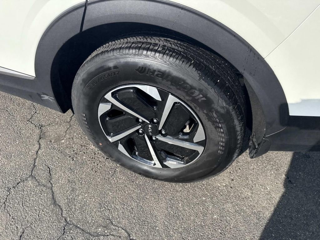 Used 2024 Kia Sportage LX image 13