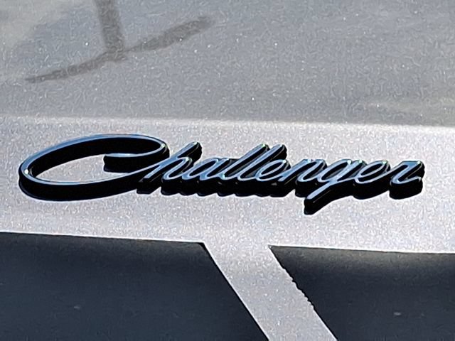 Used 2014 Dodge Challenger SXT RWD image 29