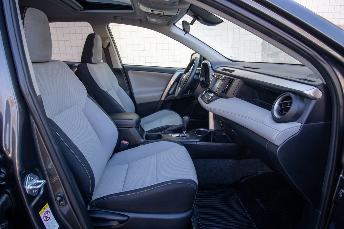 Used 2018 Toyota RAV4 XLE image 20