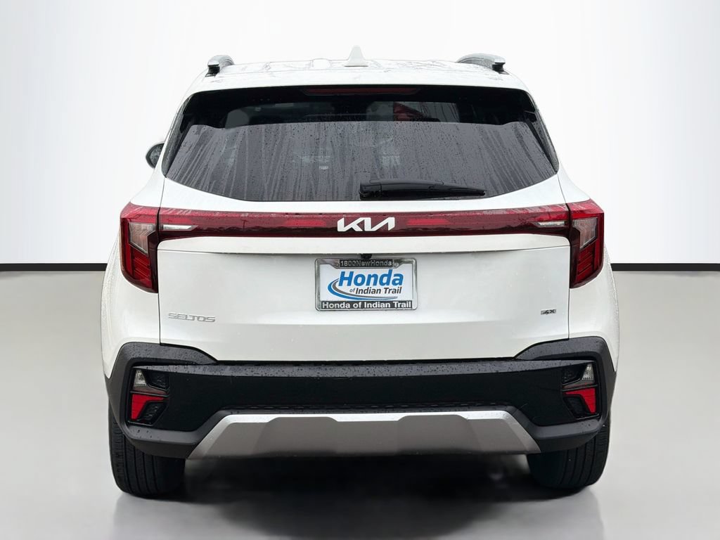 Used 2024 Kia Seltos EX AWD/4WD image 6