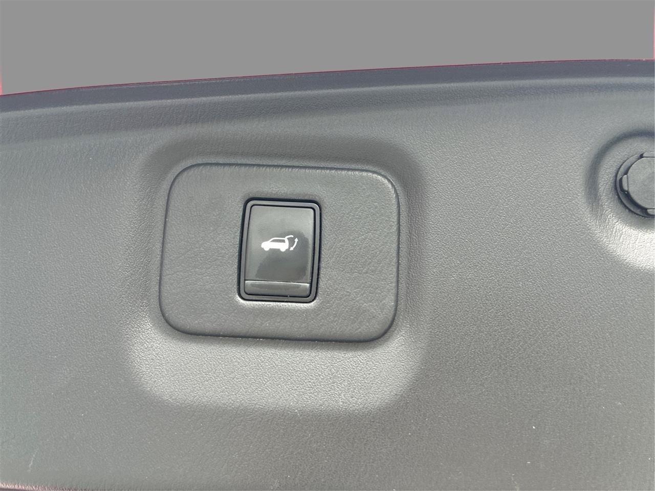 Used 2017 Nissan Pathfinder SL w/ SL Premium Package FWD image 32