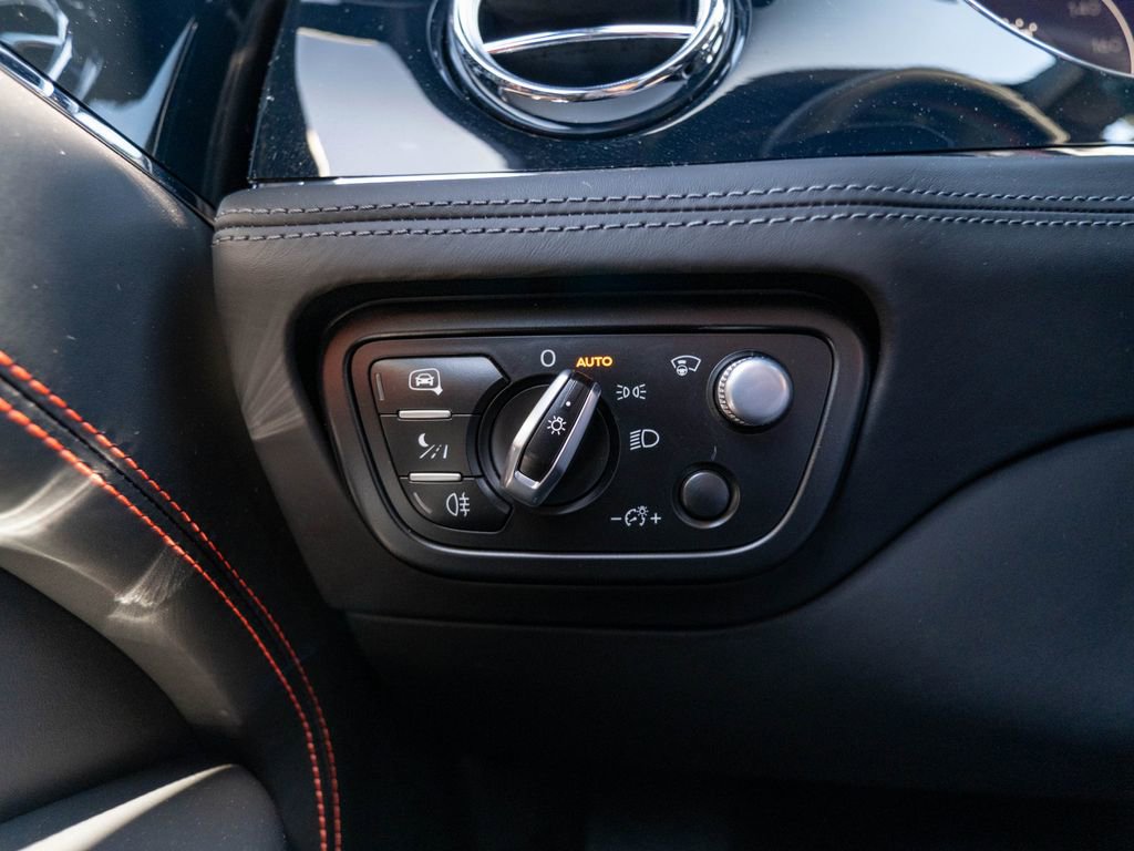 Used 2023 Bentley Bentayga Extended Wheelbase AWD/4WD image 11