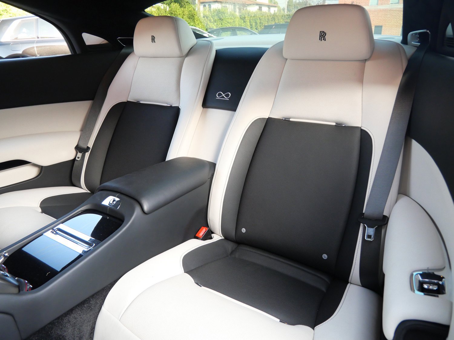 Used 2017 Rolls-Royce Wraith image 8