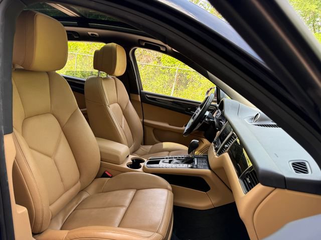Used 2017 Porsche Macan image 33