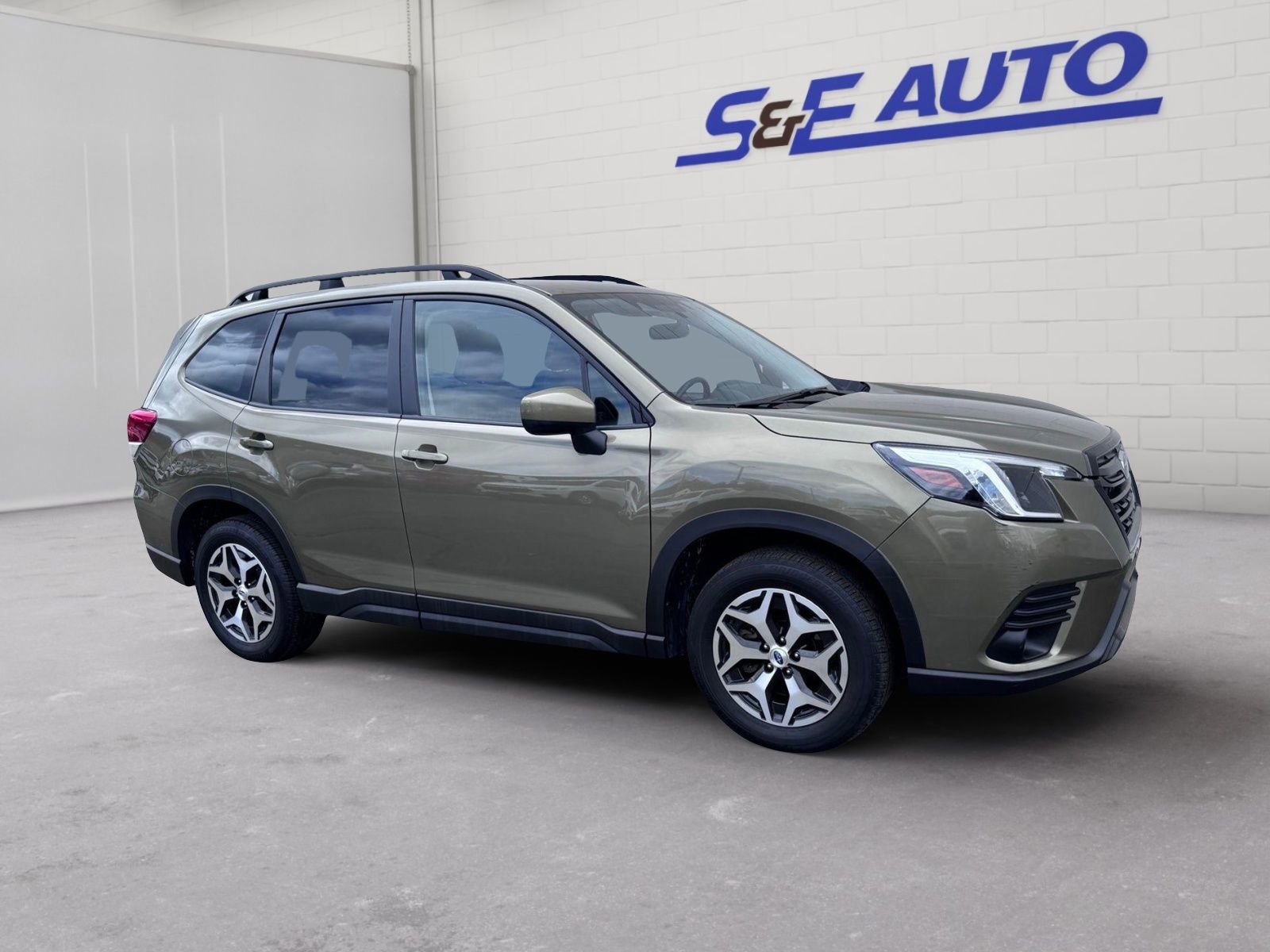 Used 2023 Subaru Forester Premium AWD/4WD image 4