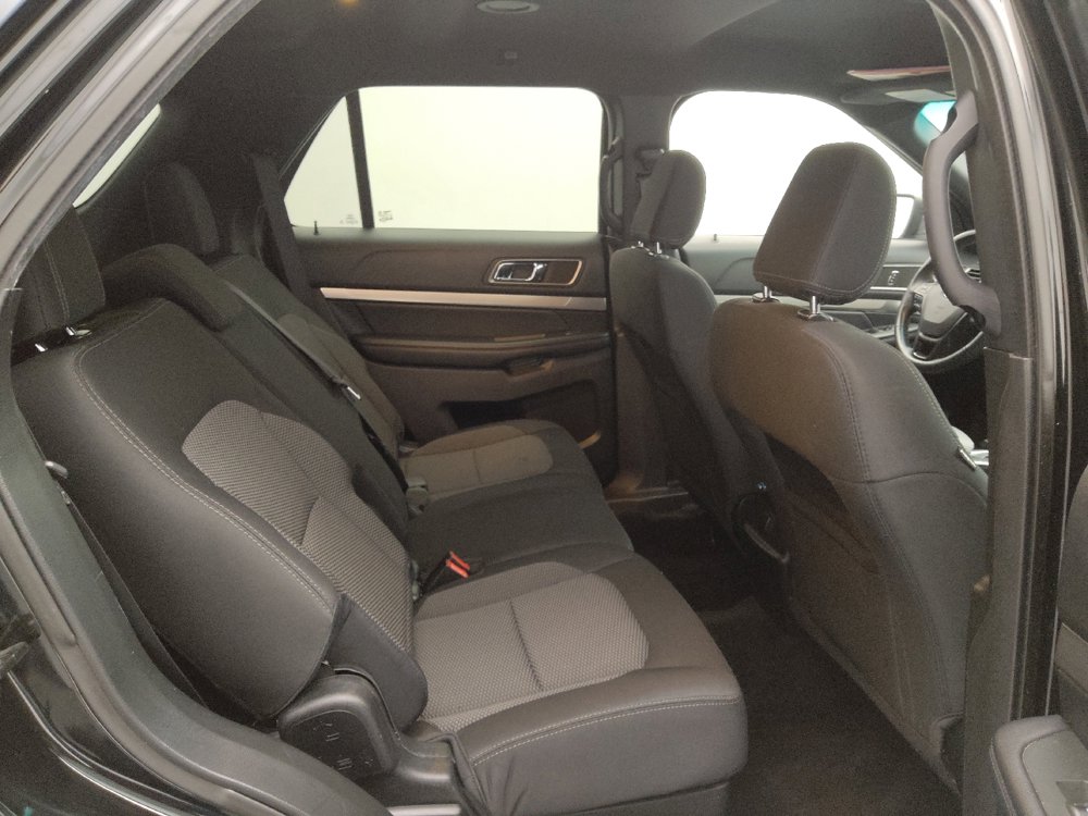 Used 2018 Ford Explorer XLT w/ Equipment Group 201A AWD/4WD image 19