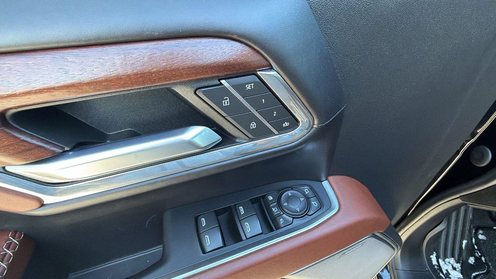 Used 2024 GMC Sierra 2500 Denali Ultimate w/ Snow Plow Prep/Camper Package image 22