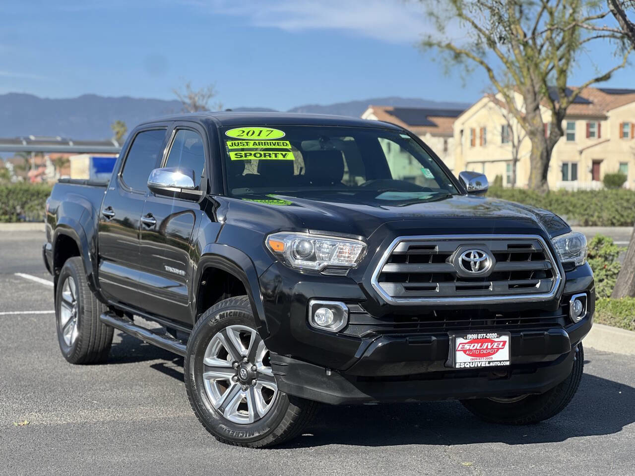 Used 2017 Toyota Tacoma Limited w/ Tow Package image 2