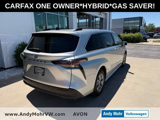 Used 2025 Toyota Sienna XLE FWD image 6