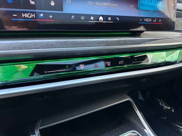 Used 2023 BMW 740i w/ Parking Assistance Package image 39