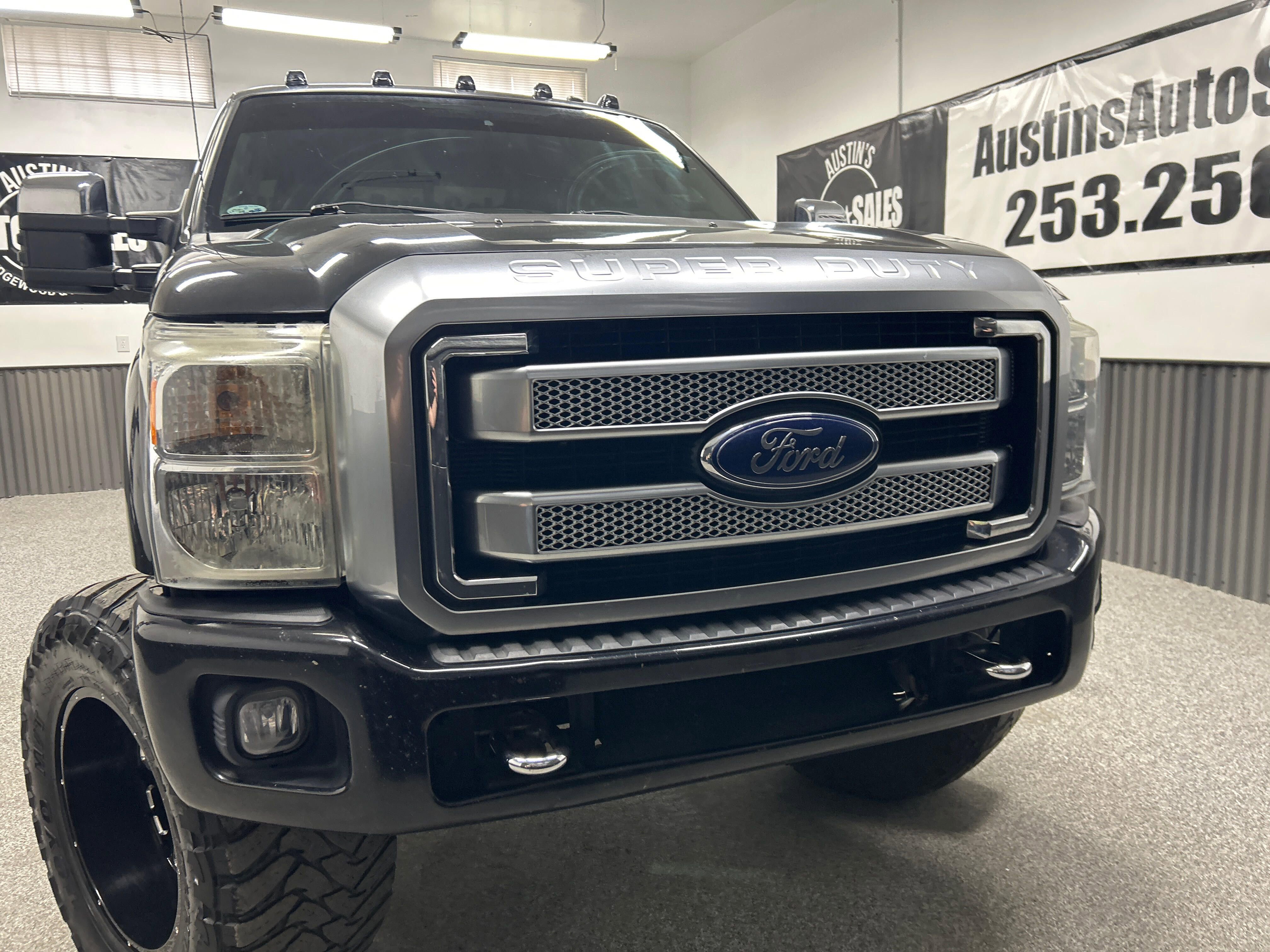 Used 2013 Ford F250 Platinum AWD/4WD image 2