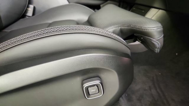 New 2026 Volvo EX90 Ultra AWD/4WD image 37