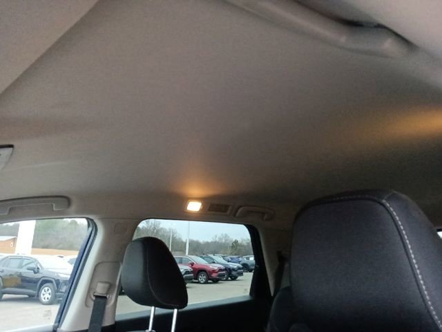 Used 2024 Nissan Pathfinder SV image 14