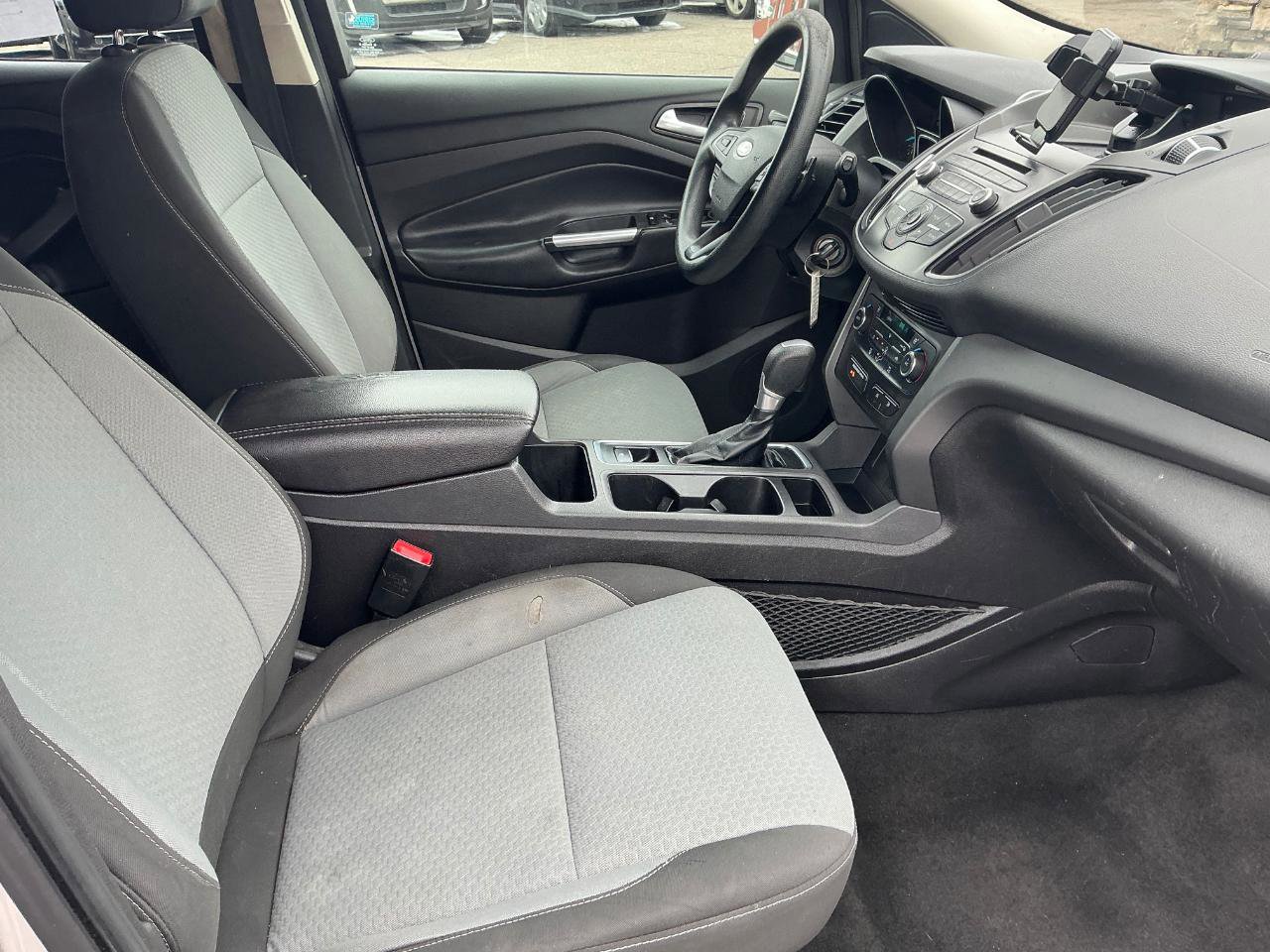 Used 2017 Ford Escape SE image 10