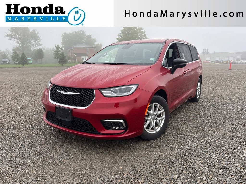 Used 2025 Chrysler Pacifica Select FWD image 1