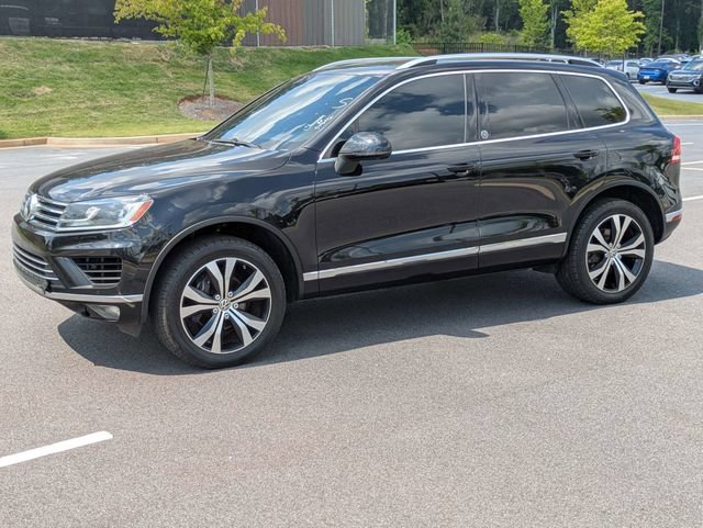Used 2017 Volkswagen Touareg Wolfsburg Edition AWD/4WD image 7