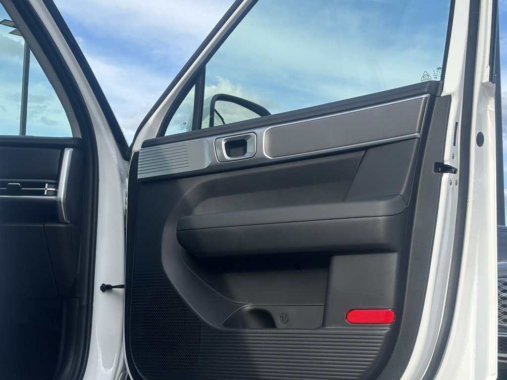 New 2026 Hyundai Santa Fe SE image 10