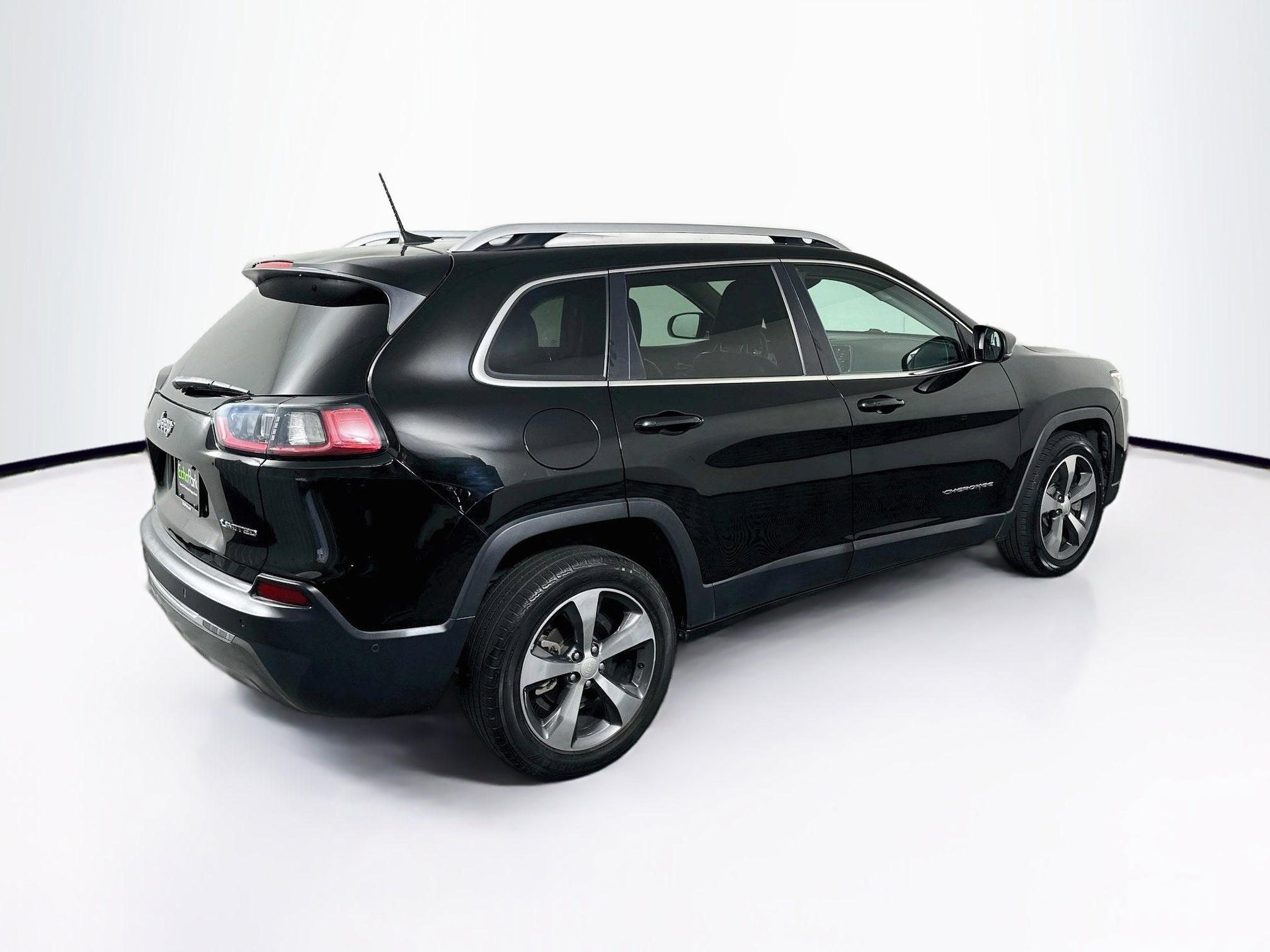 Used 2019 Jeep Cherokee Limited w/ Technology Group FWD image 9