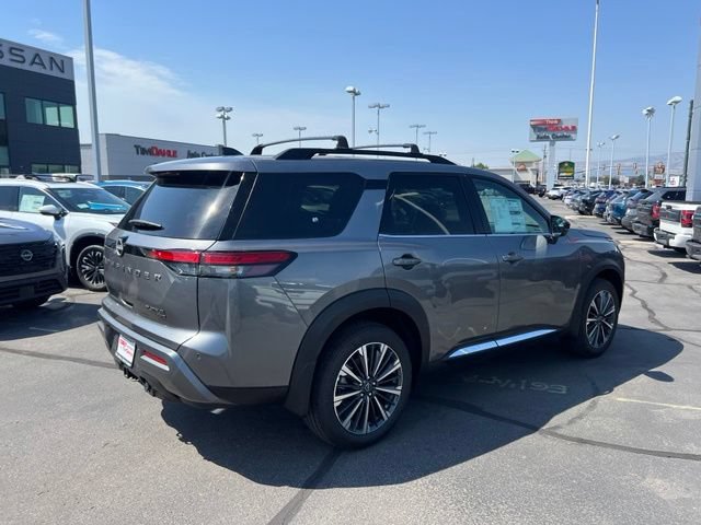 New 2026 Nissan Pathfinder Platinum w/ Cargo Package AWD/4WD image 12