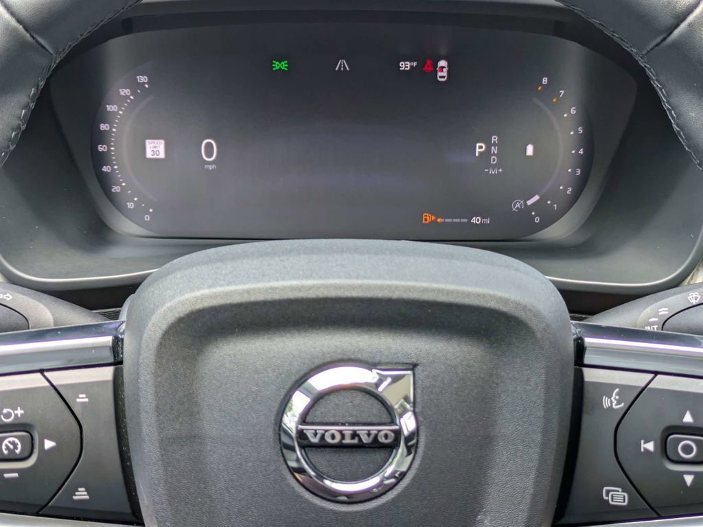 Certified 2026 Volvo XC40 B5 Plus AWD/4WD image 28