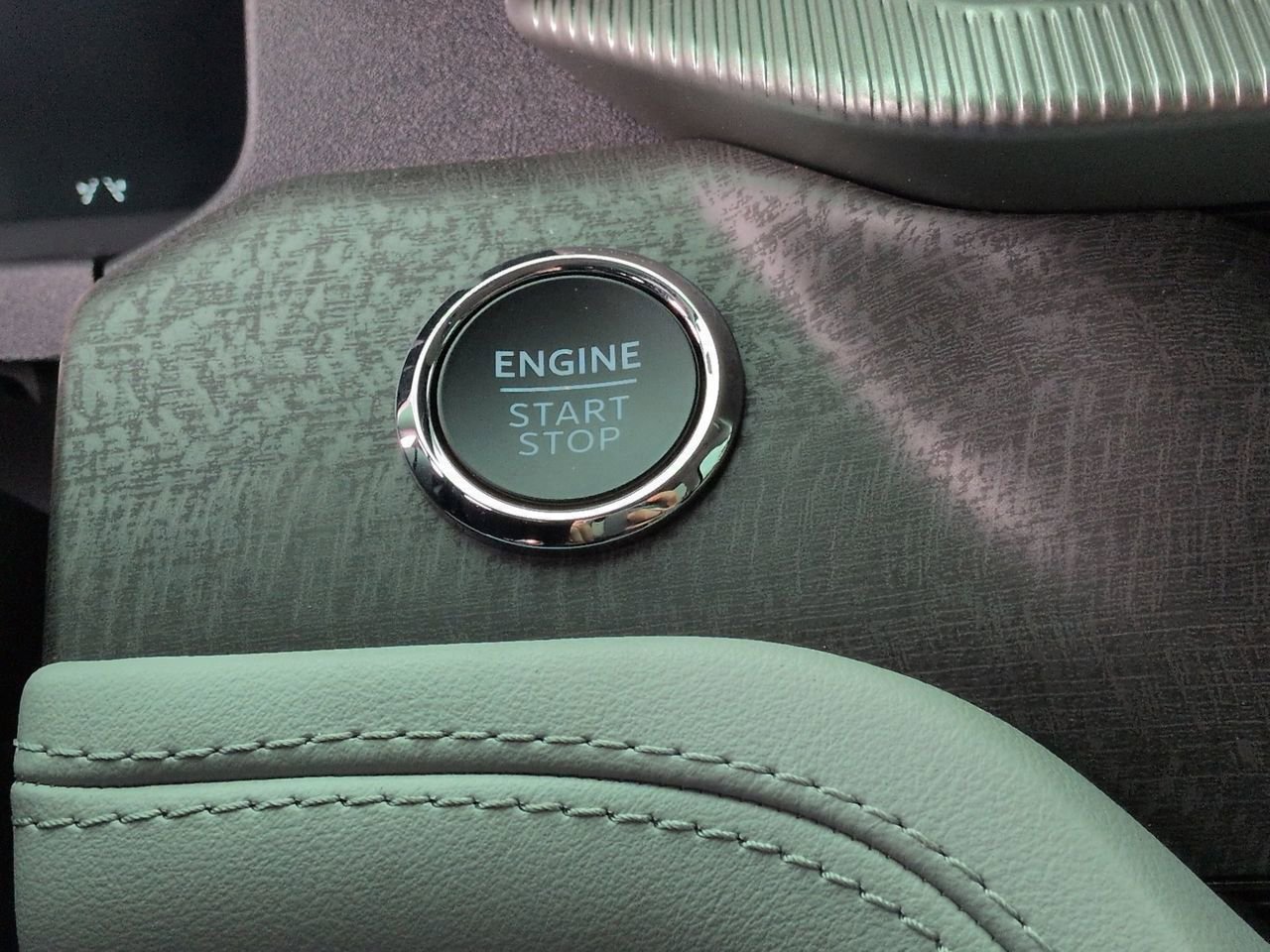 Used 2026 Ford Explorer Platinum w/ LUX Leather Package image 27