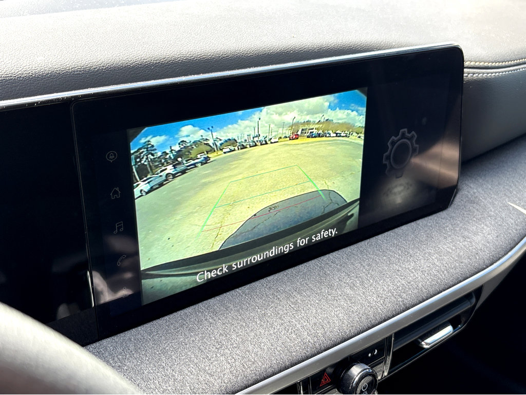Used 2025 Nissan Kicks SV FWD image 6