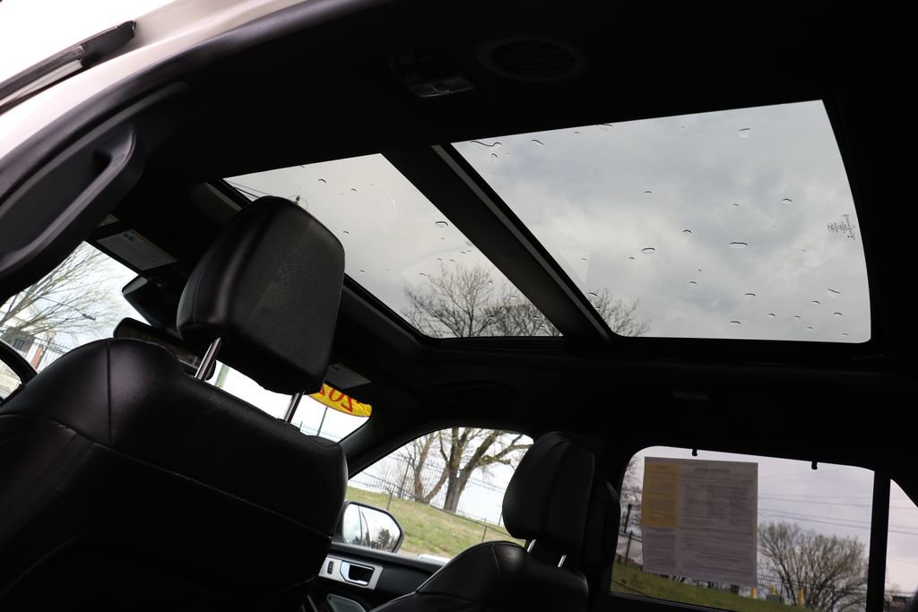 Used 2021 Ford Explorer ST w/ ST Street Pack image 31