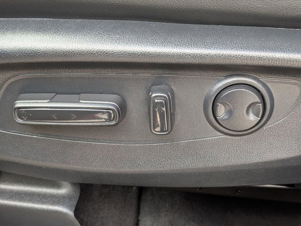 Used 2025 Honda CR-V Sport-L image 14