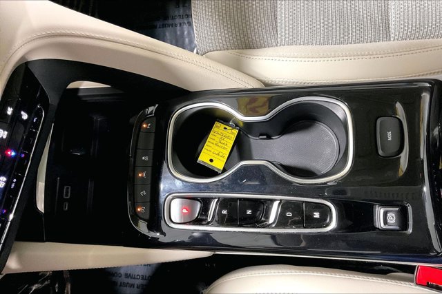 Used 2023 Buick Envision Preferred AWD/4WD image 41