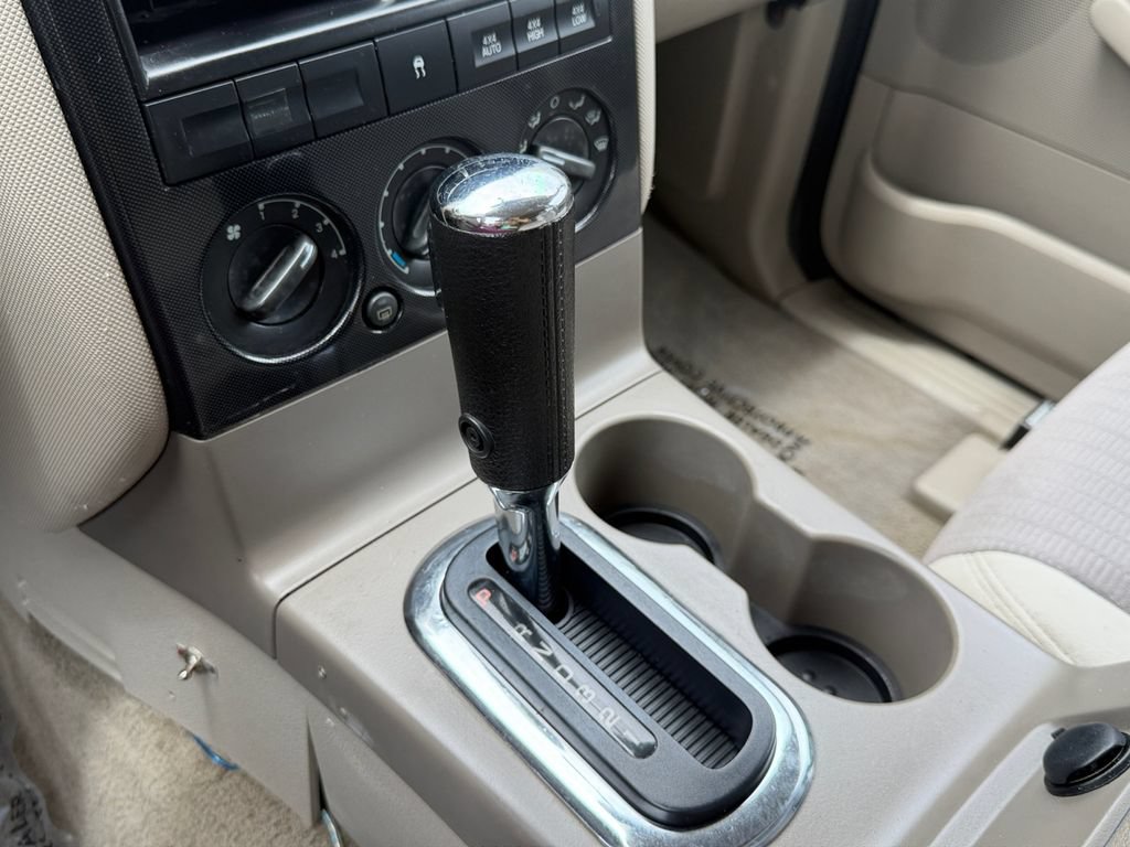 Used 2007 Ford Explorer XLT AWD/4WD image 14