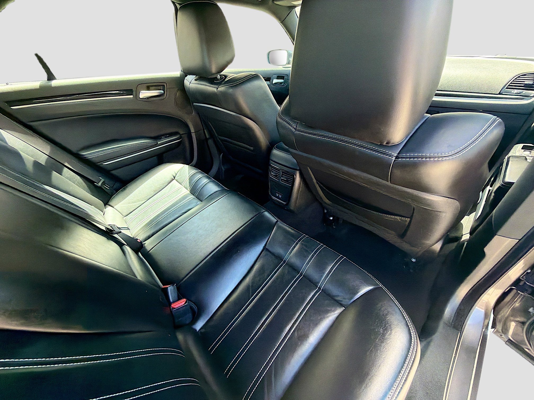 Used 2023 Chrysler 300 S image 30