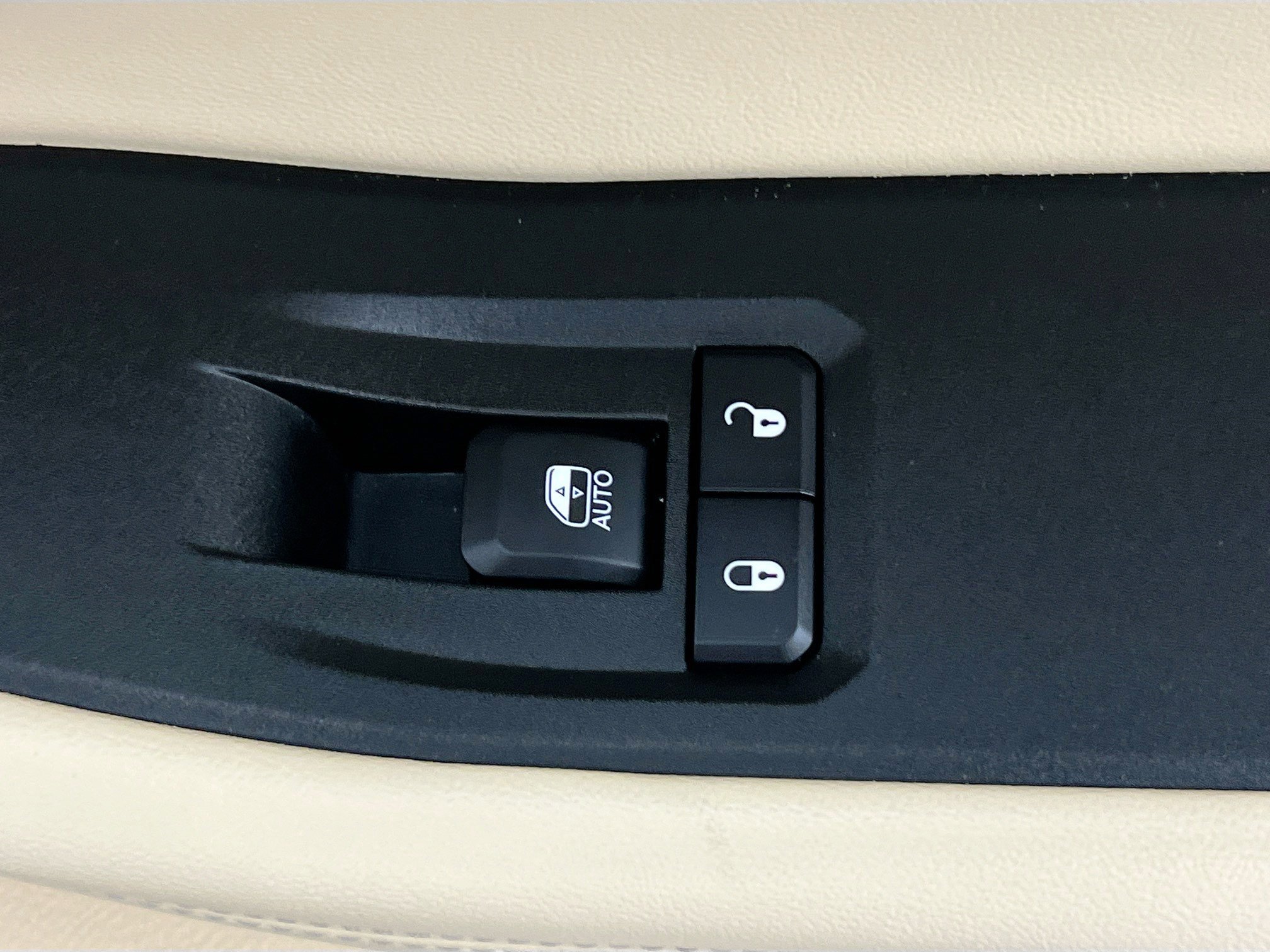 Used 2021 Jeep Grand Cherokee L Limited RWD image 32