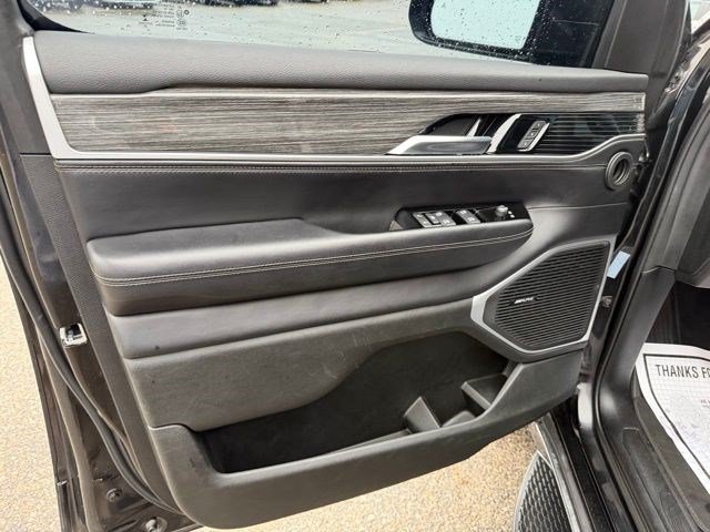 Used 2022 Jeep Wagoneer Series III AWD/4WD image 11