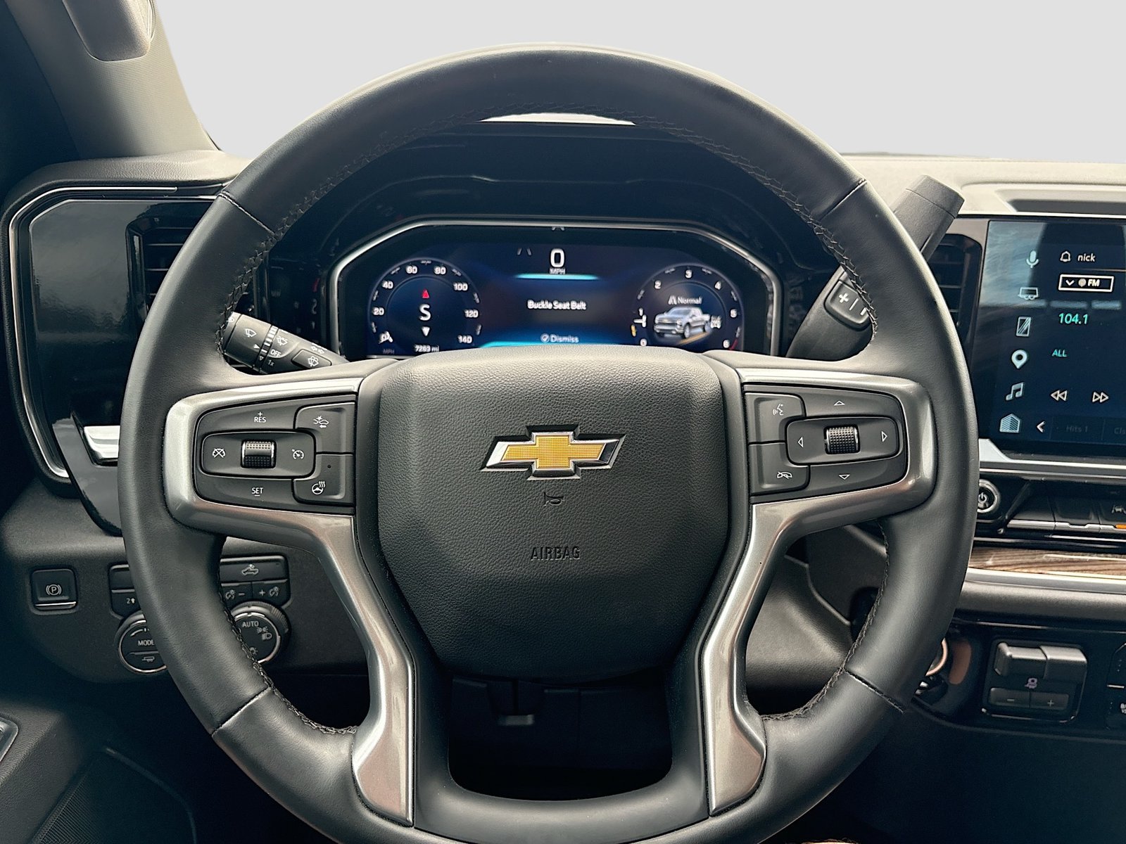 Used 2025 Chevrolet Silverado 1500 LT AWD/4WD image 11
