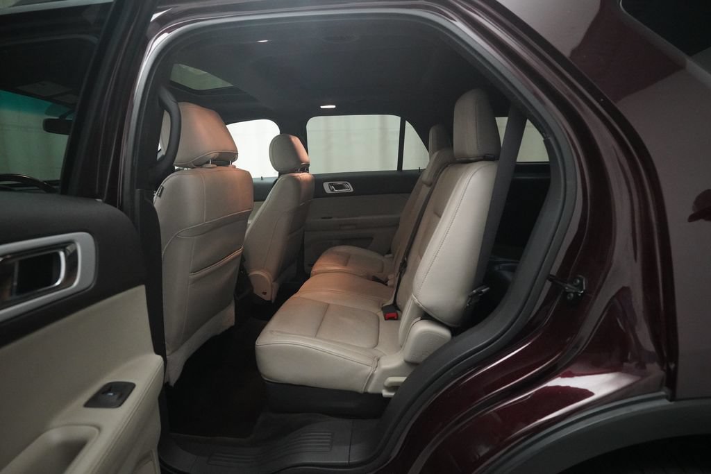 Used 2011 Ford Explorer XLT w/ 202A Rapid Spec Order Code AWD/4WD image 15