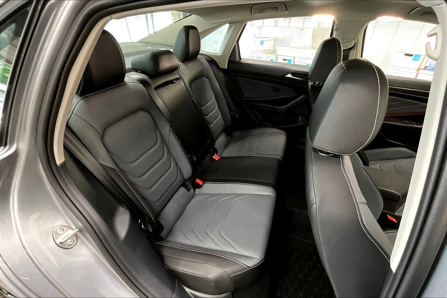 New 2025 Volkswagen Jetta SEL image 24