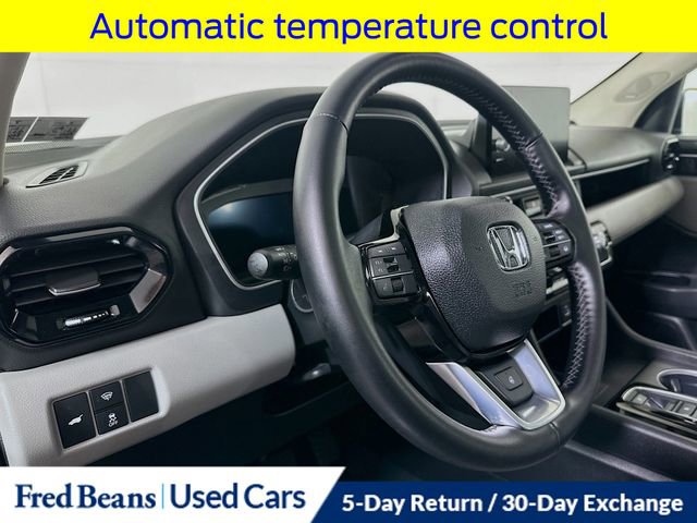 Used 2025 Honda Pilot Elite image 11