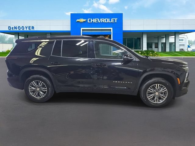 New 2026 Chevrolet Traverse LT w/ Driver Confidence Package AWD/4WD image 5