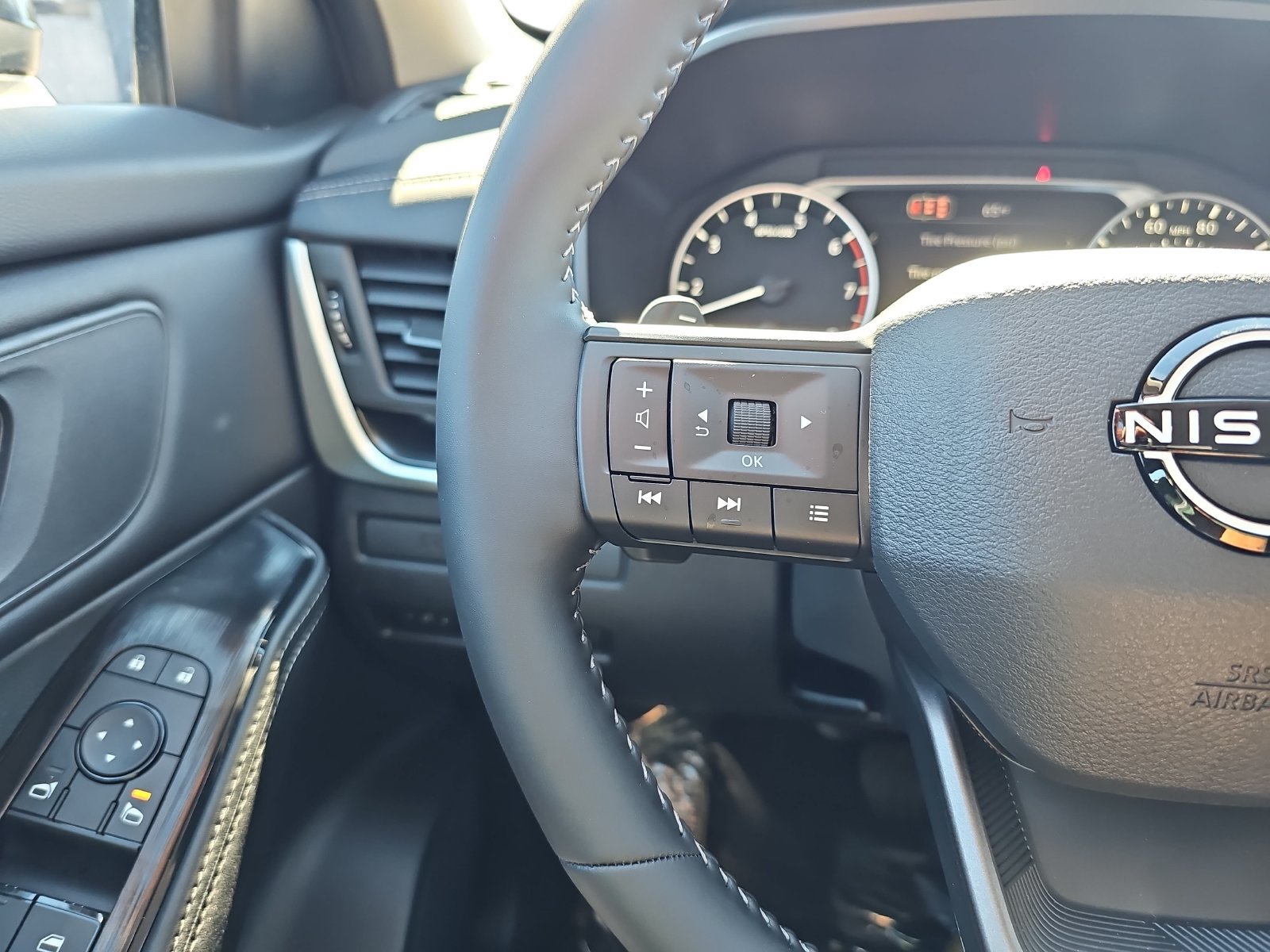 New 2027 Nissan Rogue Dark Armor FWD image 17