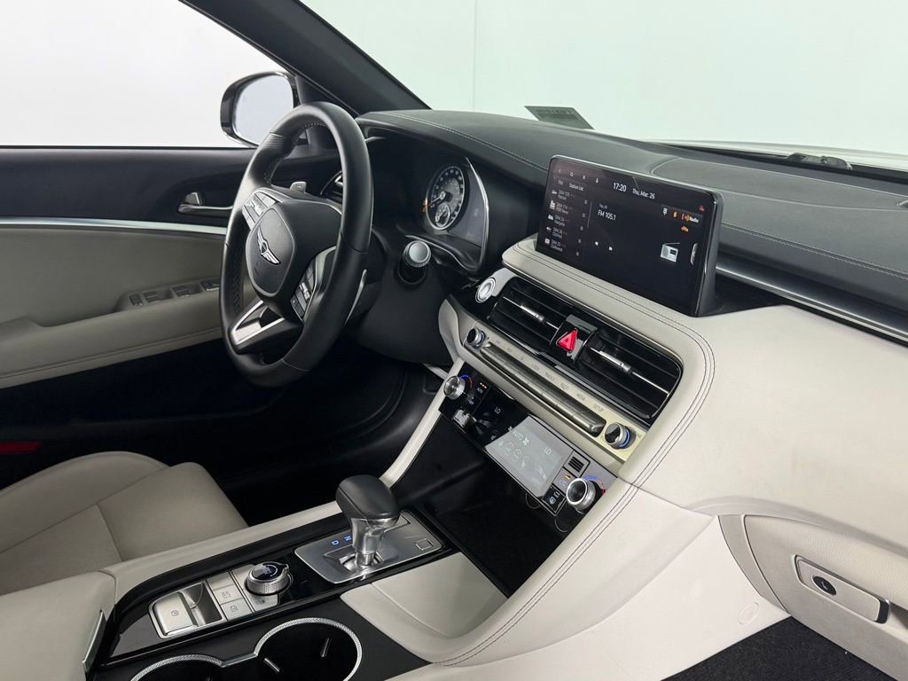 Used 2025 Genesis G70 2.5T image 30