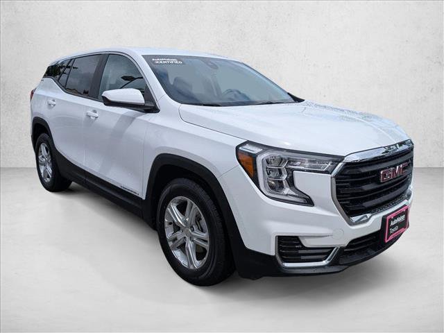 Used 2024 GMC Terrain SLE image 3